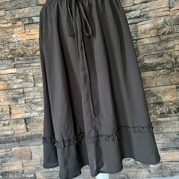 SOLD‼️‼️Black Midi A-line Skirt with Tie Front - Picture 3 of 5